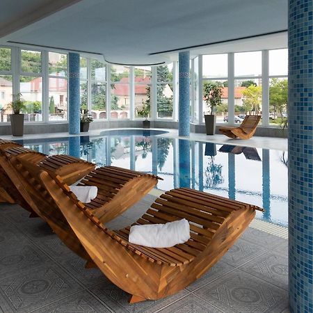 Hotel Kristaly Konferencia & Wellness Ajka Extérieur photo
